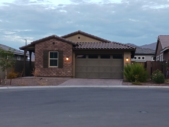 4 Bedroom, 2 Bath in Verrado East Coming S... - 4 Bedroom, 2 Bath in Verrado East Coming S... Casa