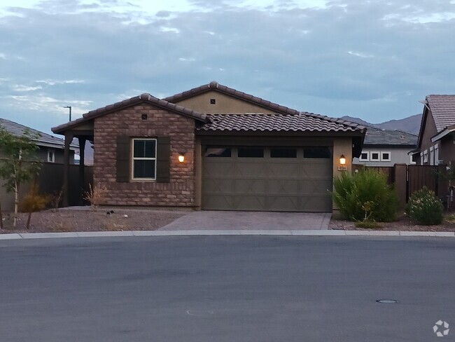 Building Photo - 4 Bedroom, 2 Bath in Verrado East Coming S... Rental