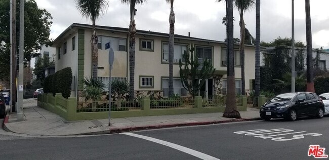 Building Photo - 5950 Carlton Way Rental