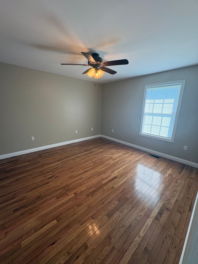 Photo - Charming 2BR/2BA Duplex in Mount Sterling –Washer/Dryer Included!