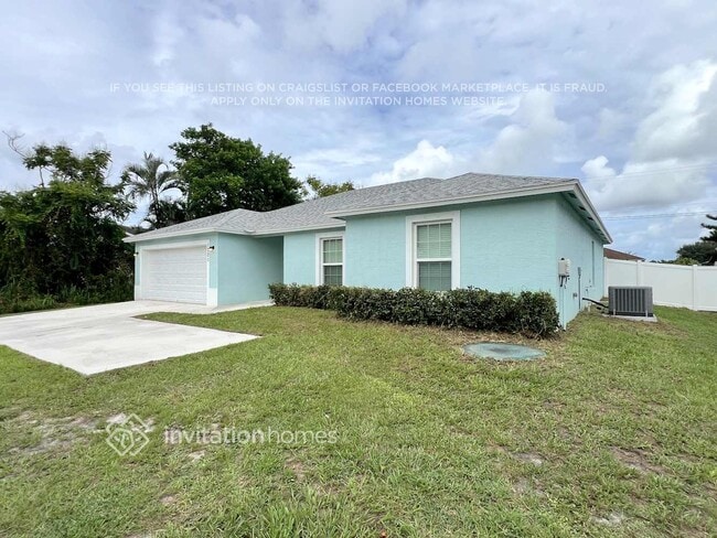 Photo - 1021 SE Airoso Blvd