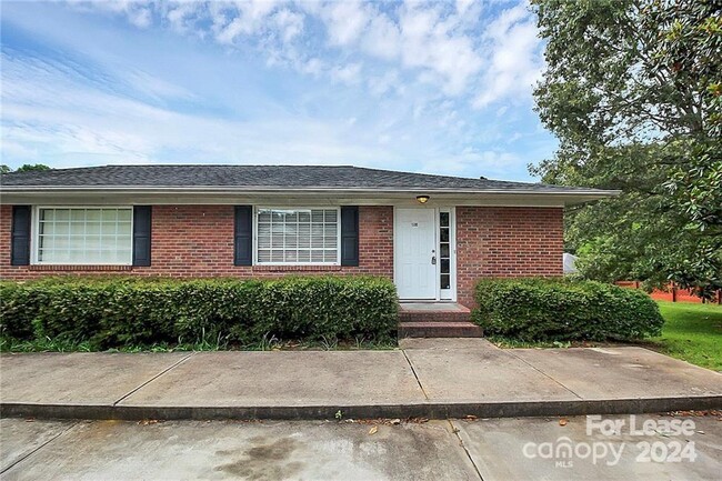 Photo - 1005 Rainbow Dr Townhome