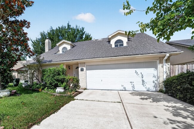 Photo - 1119 Pinecroft Dr
