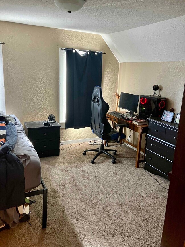 Photo - 1765 Selby Ave