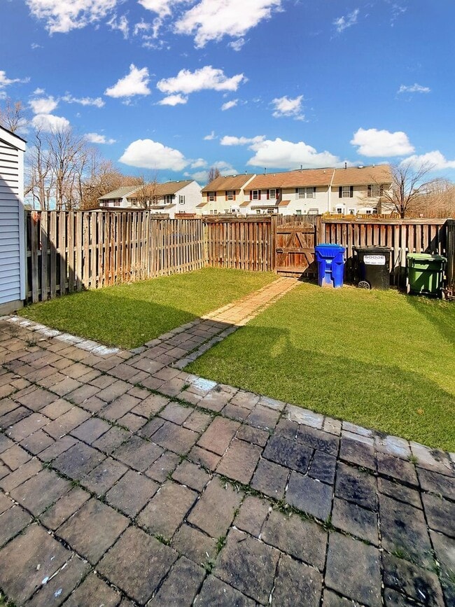 Photo - 3870 Gateview Pl