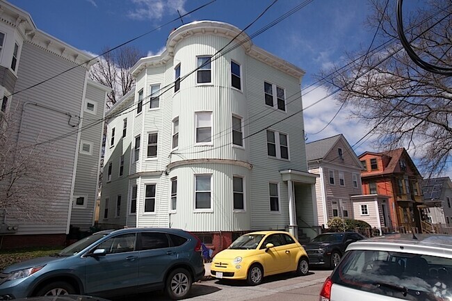 Building Photo - 6 Kinnaird St Unit 2 Rental