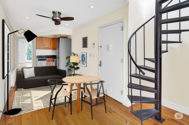 Building Photo - 343 E 5th St Rental