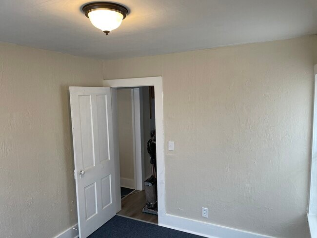 Photo - 109 N 13th St Unit Upper