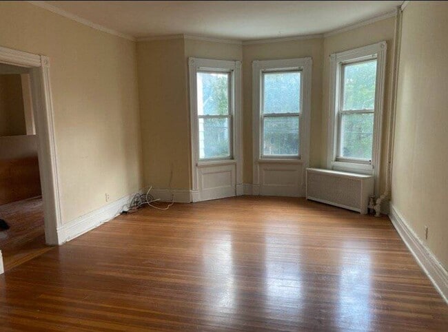 1049 Park Ave