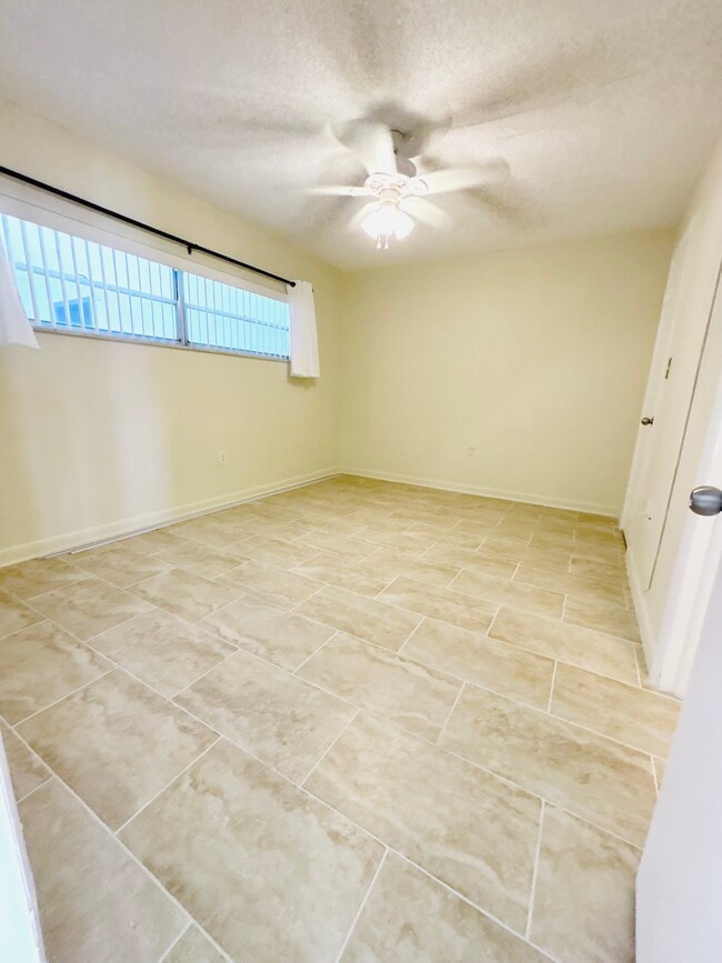 Bedroom #1 - 1127 King Arthur Ct Unit Garage Parking