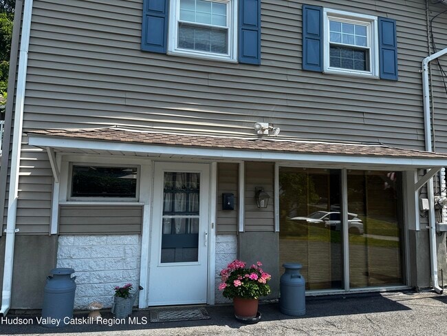 Building Photo - 77 Mayer Dr