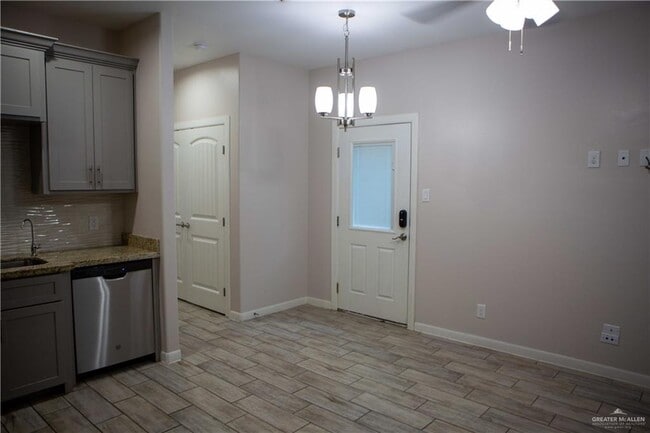 2810 W Primrose Ave Unit 4