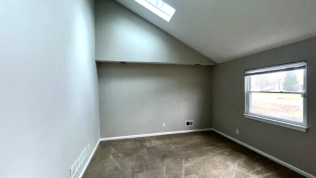 Photo - 7103 Lydgate Dr