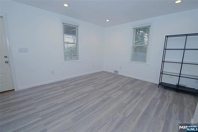 Photo - 454 Undercliff Ave Unit 456