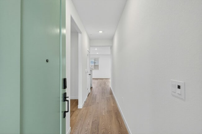 Photo - 5328 Allentown Wy