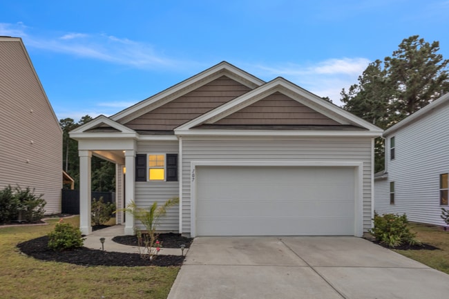 Building Photo - Modern Living in Summerville