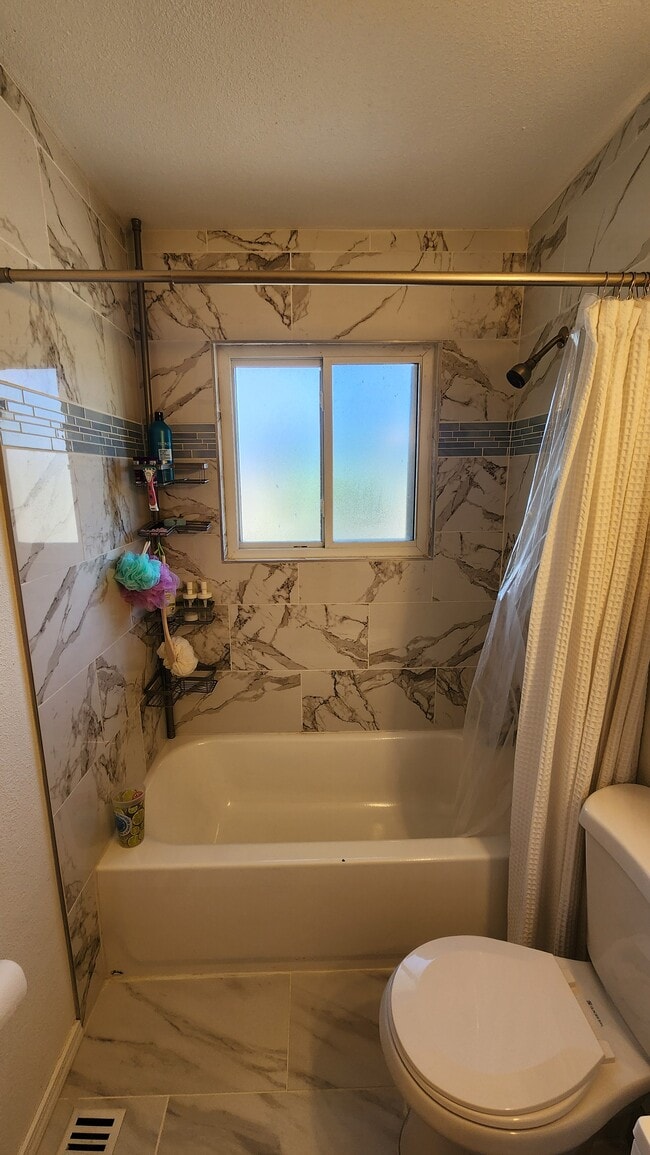 Photo - 2228 Fernwood Drive