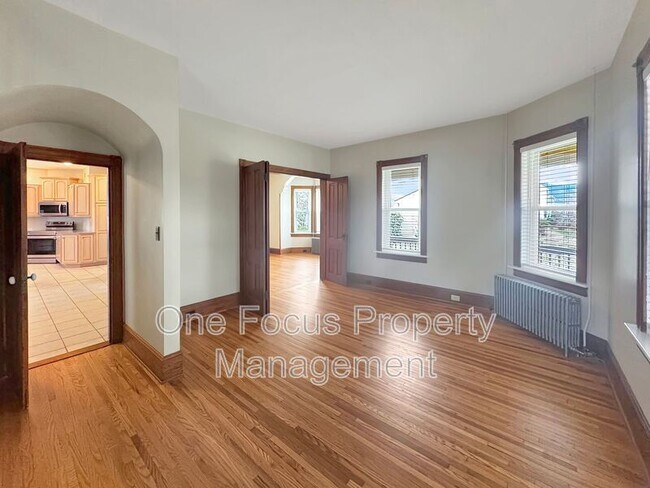 Photo - 340 Washington St N