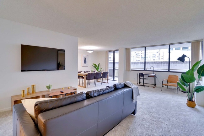Building Photo - 320 23rd St S Unit FL4-ID1022534P Rental