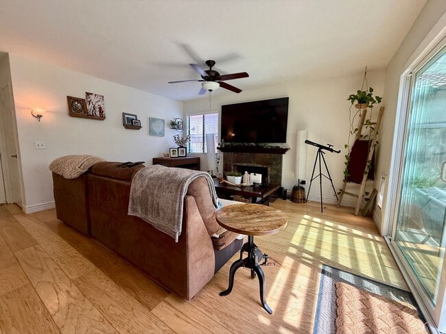 Photo - Luxury and Spacious Townhouse with Large Fenced Yard! Double Car Garage!