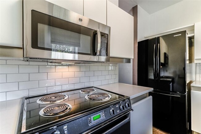 Photo - 4004 Montrose Blvd Condo Unit 38B