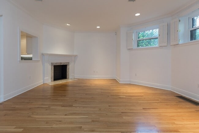 Photo - 90 Marlborough St Unit 1