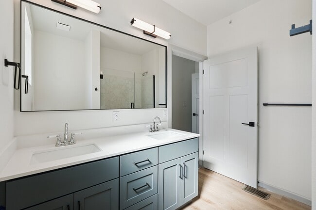 Photo - The Oaks at Covell