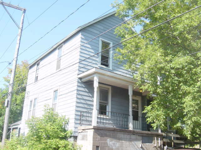 Photo - 226  1/2   E.  5TH STREET Unidad 2