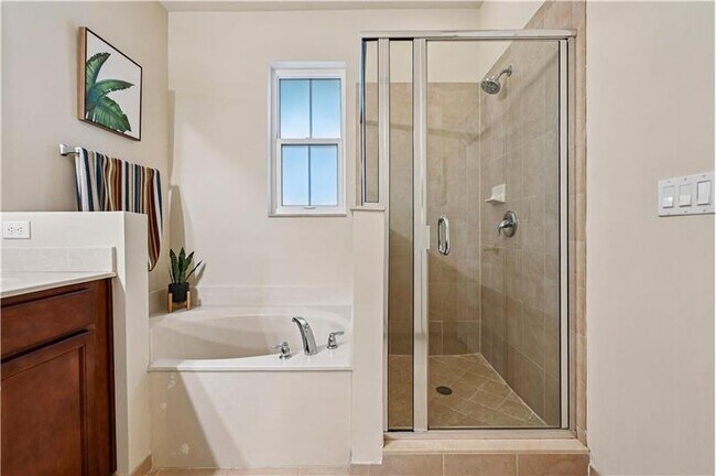 Photo - 4714 Monarch Way