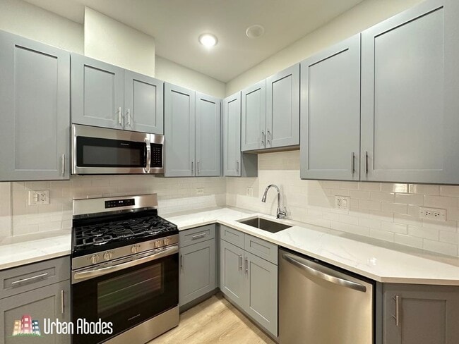 Photo - 423 W Belden Ave Unit M06B