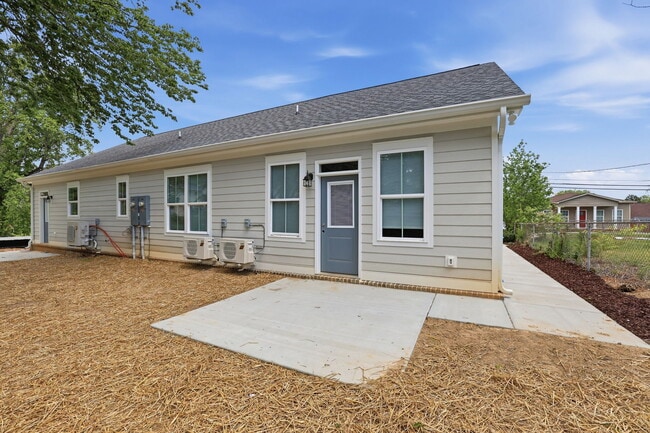 Building Photo - 705 Woodmore Ln Unit 705A
