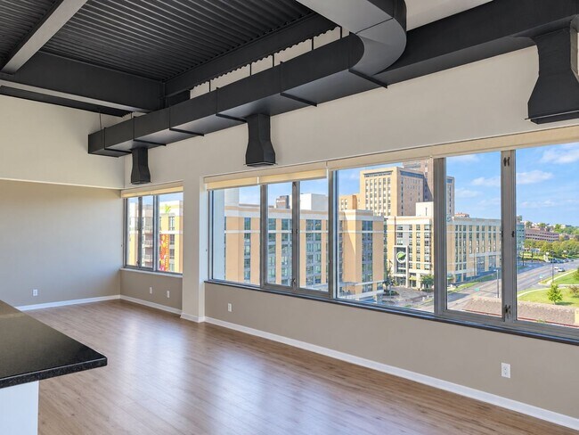 Photo - D Simmons (105 N 31st Ave #904) Unit 904