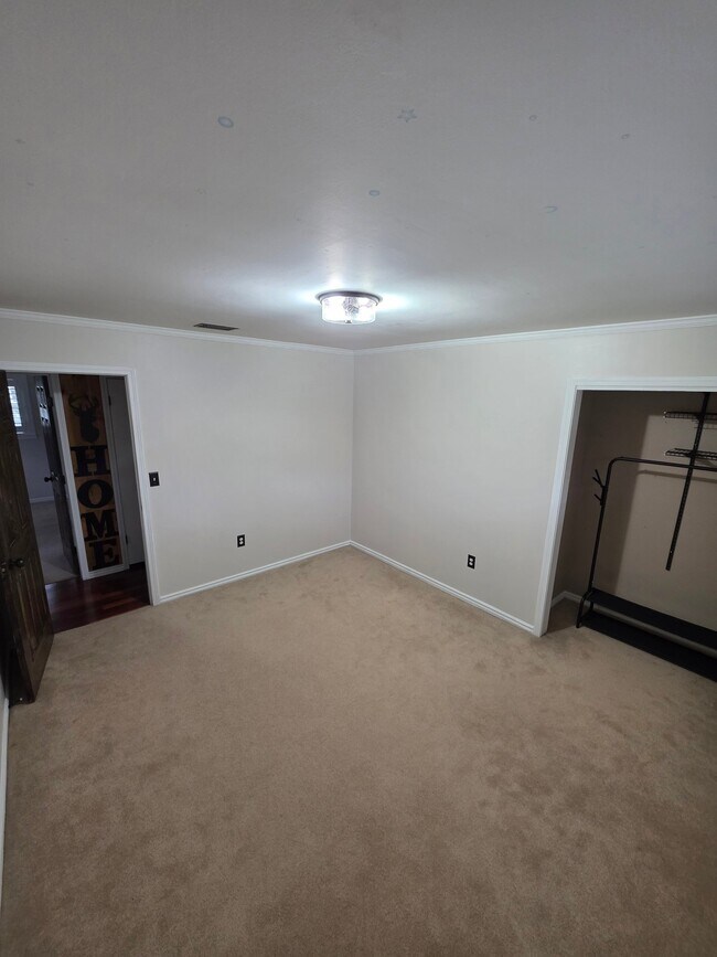 318 Powell Dr