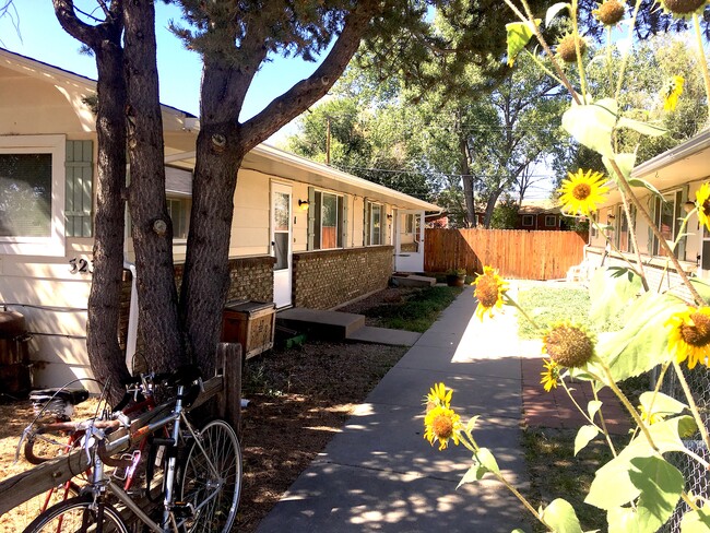 Building Photo - 523 N Bryan Ave Unit #2 Rental