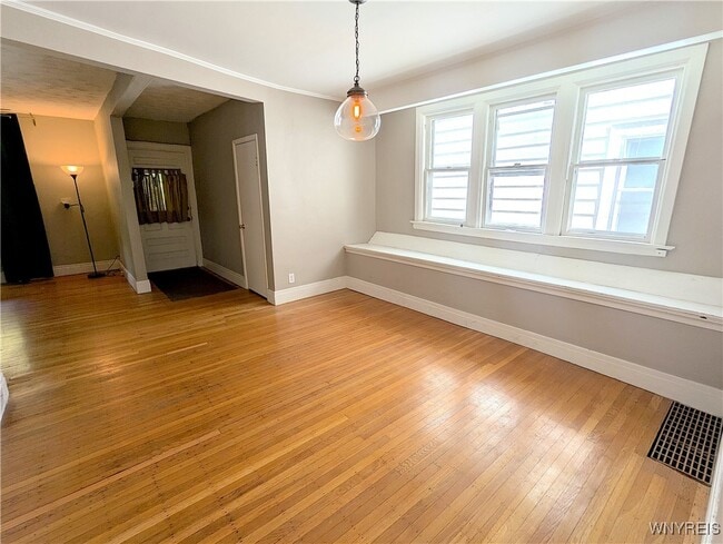 Photo - 76 St James Pl