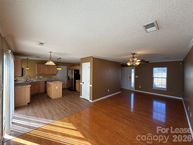 Photo - 7304 Ravanna Dr