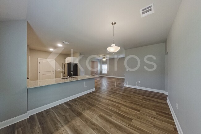 Photo - 1534 Cannes Ave