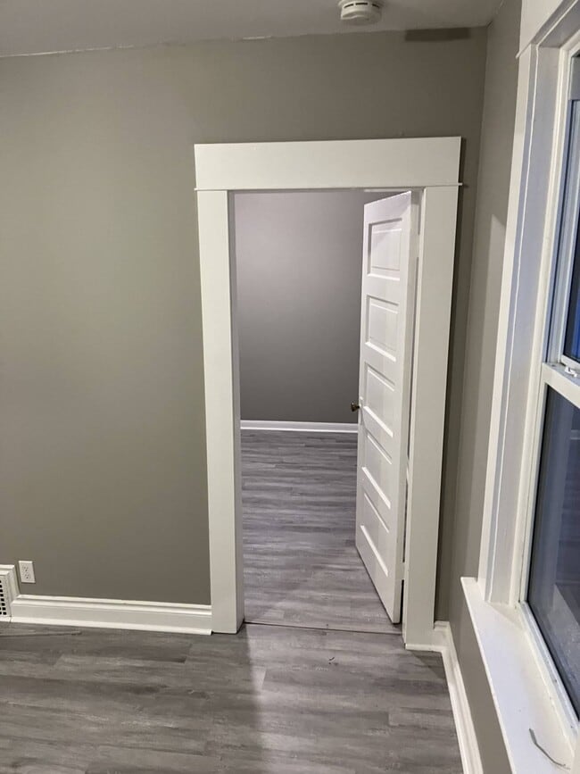 Photo - 336-336 Harold St N