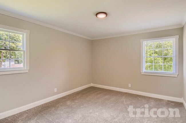 Photo - 535 Circle Dr