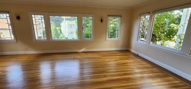 Photo - 2718 Harrison St Unit 2718