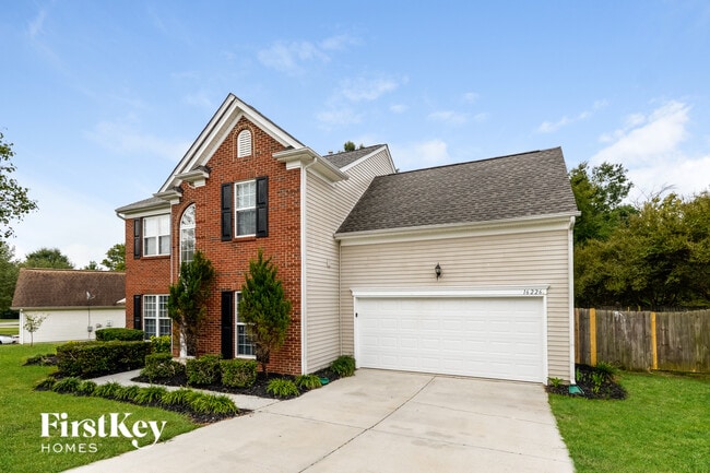 Photo - 16226 Greybriar Forest Ln