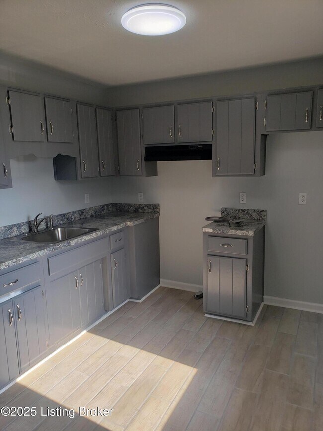 Photo - 102 E Florence Ave