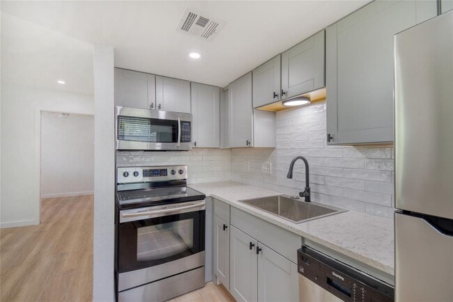 Building Photo - 2500 Burleson Rd Unit 701