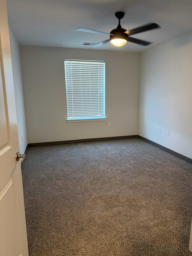 3BR, 2BA