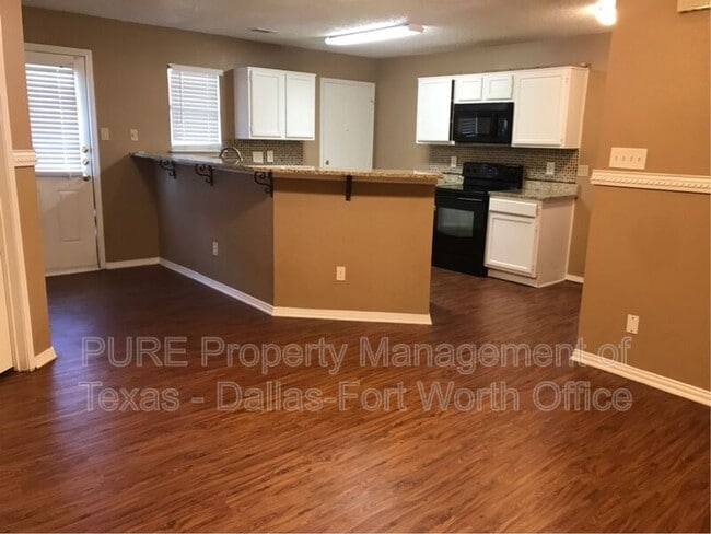 Photo - 6004 Meadowside Trail