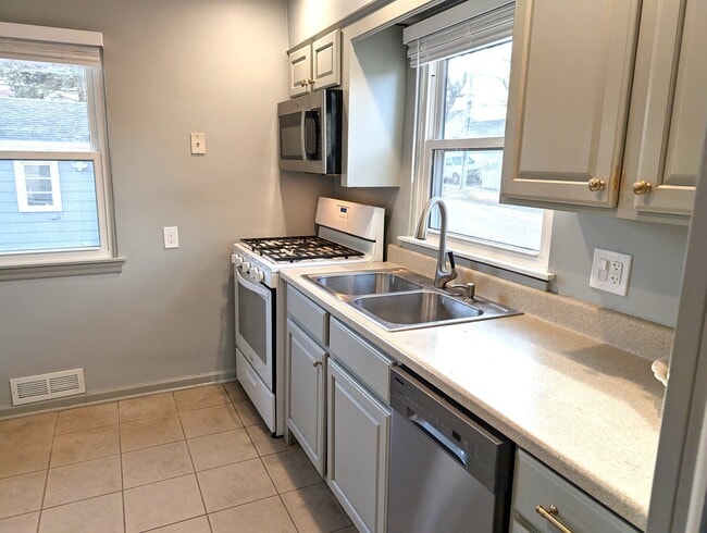 Photo - 1106 N Main St