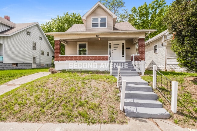 Building Photo - 820 Hazel St