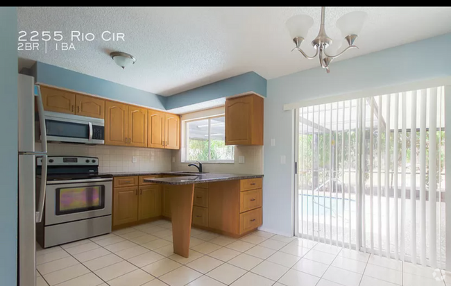 Building Photo - Adorable 3 bed 2 bath Pool House - price r...