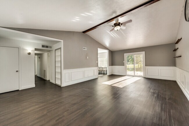 Photo - 4825 Trailwood Dr