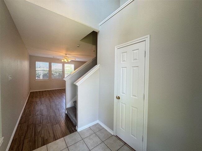 Photo - 5711 Vinemont Ln